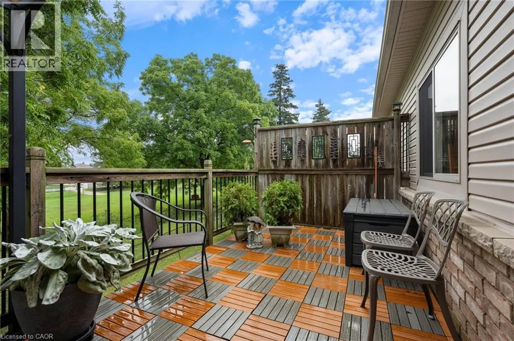 10 COBBLESTONE Drive Unit# 25 #25