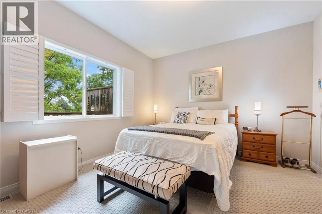 10 COBBLESTONE Drive Unit# 25 #25