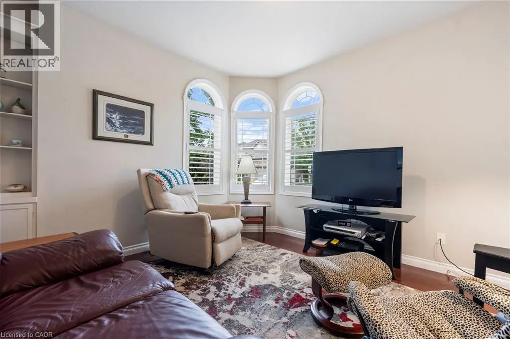 10 COBBLESTONE Drive Unit# 25 #25