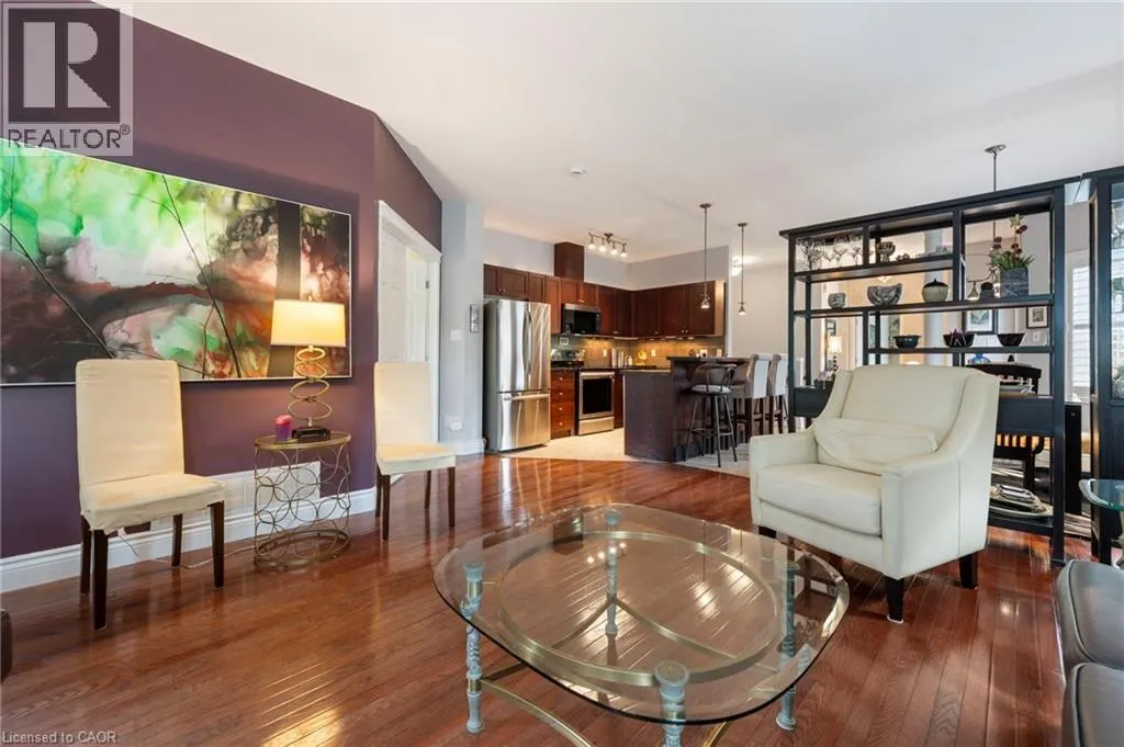 10 COBBLESTONE Drive Unit# 25 #25