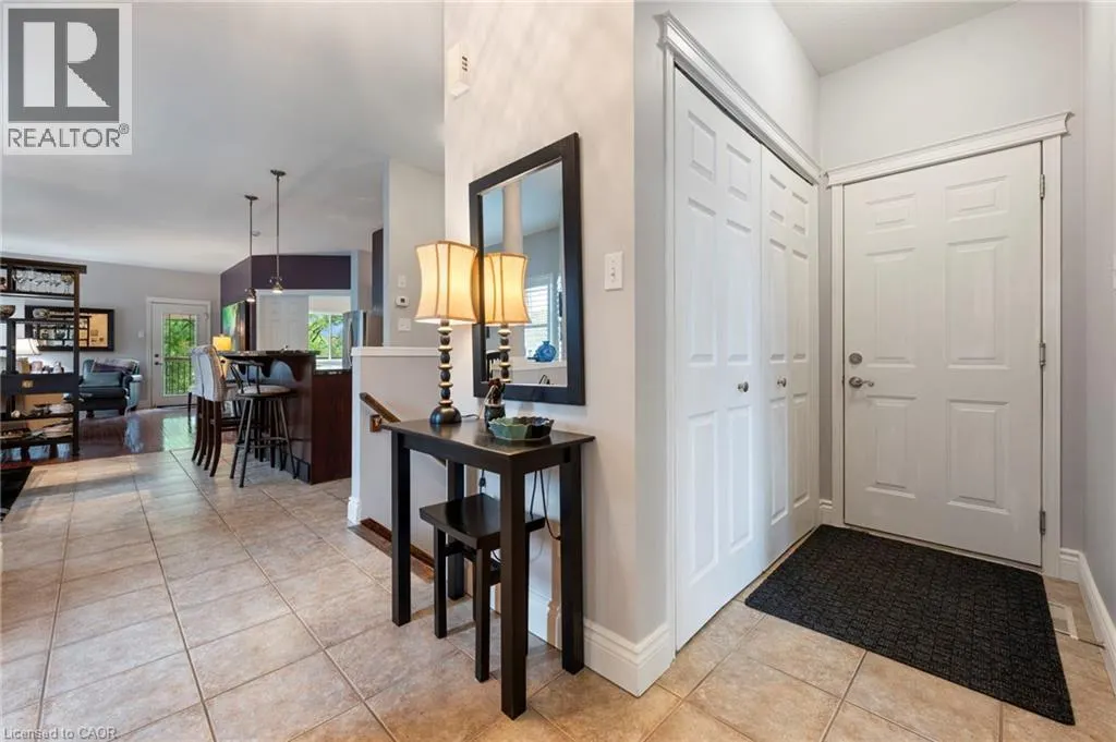 10 COBBLESTONE Drive Unit# 25 #25