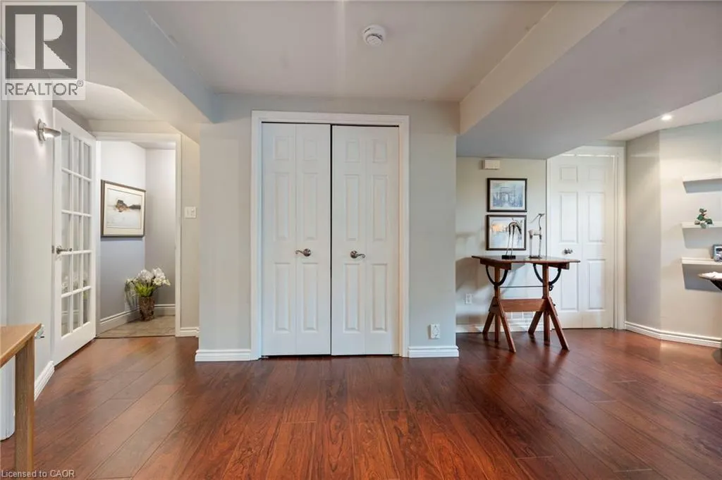 10 COBBLESTONE Drive Unit# 25 #25