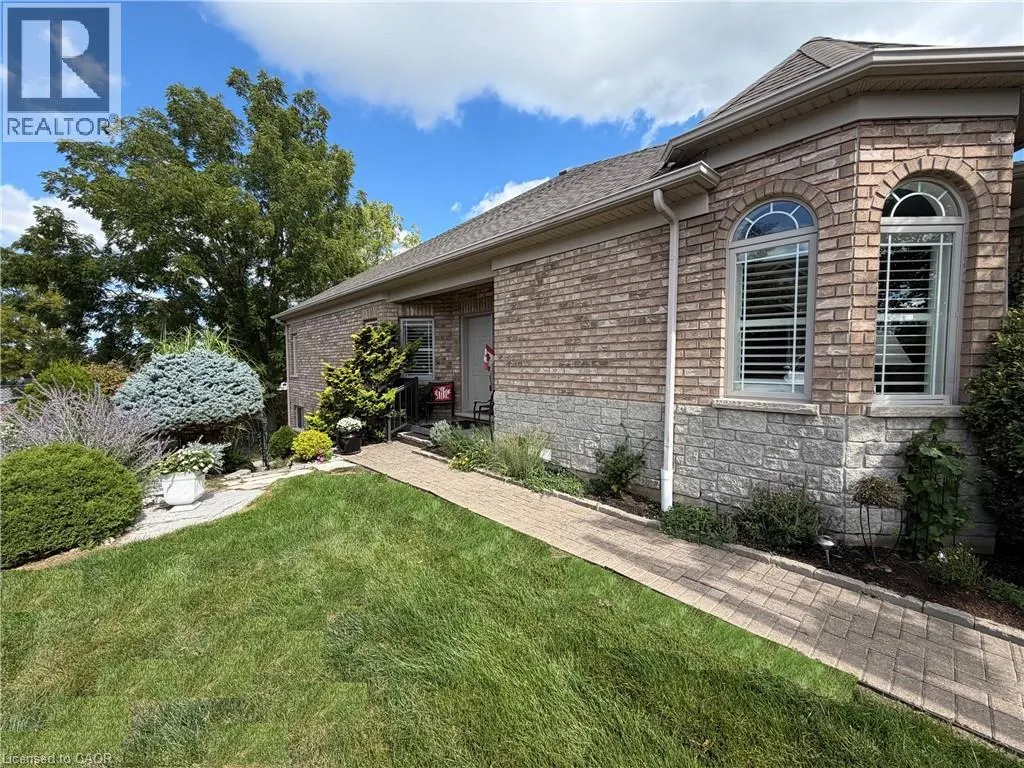 10 COBBLESTONE Drive Unit# 25 #25