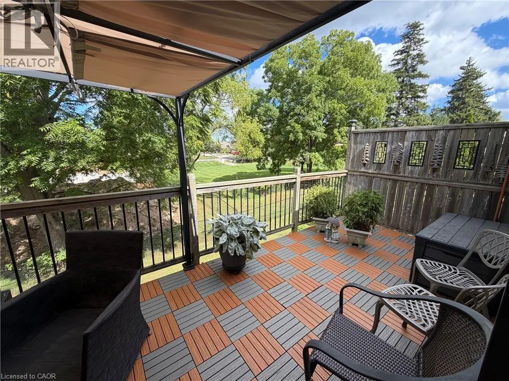 10 COBBLESTONE Drive Unit# 25 #25