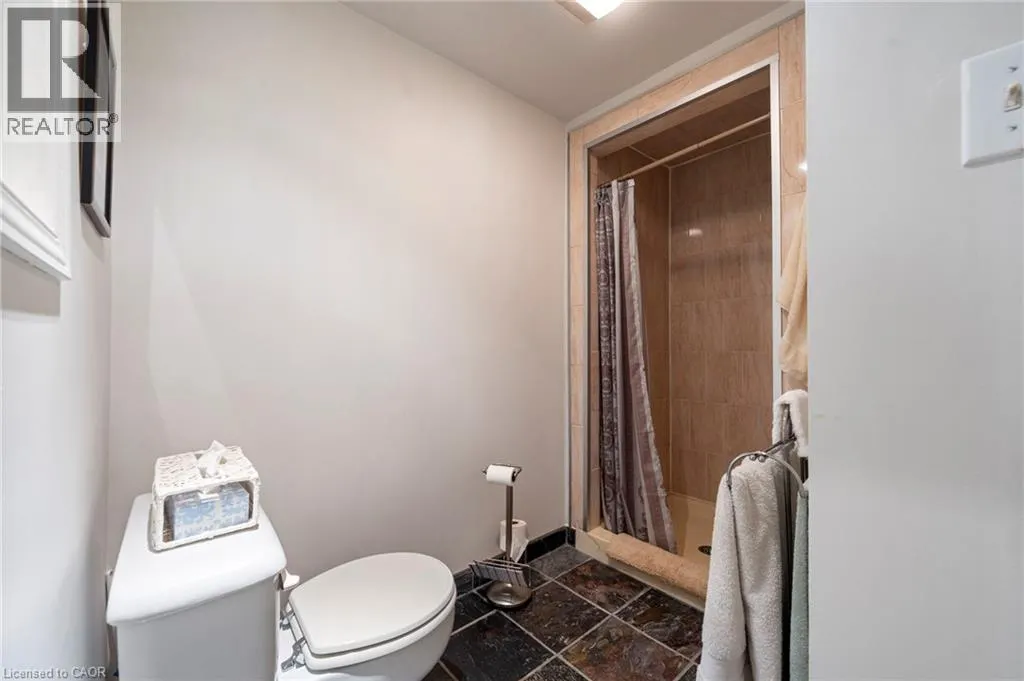 10 COBBLESTONE Drive Unit# 25 #25