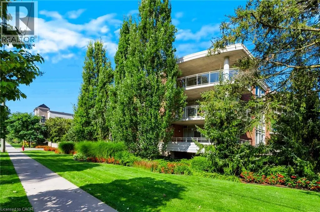 125 WILSON Street W Unit# 301 #301