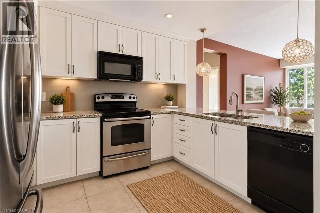 125 WILSON Street W Unit# 301 #301