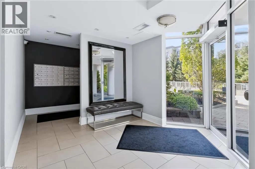 125 WILSON Street W Unit# 301 #301