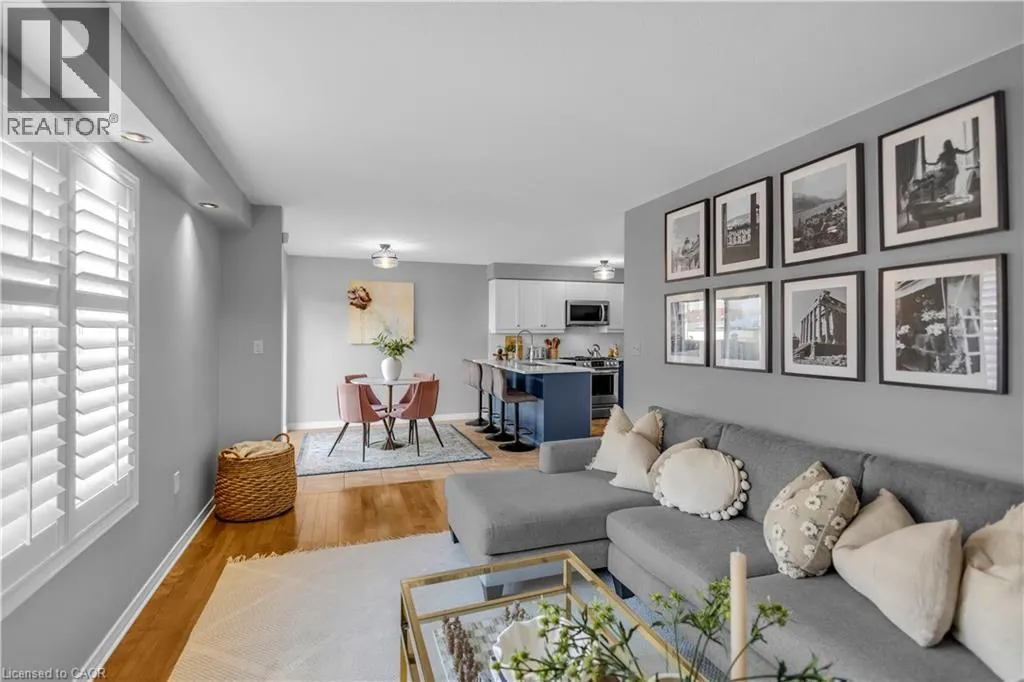 32 TOSSELL Avenue