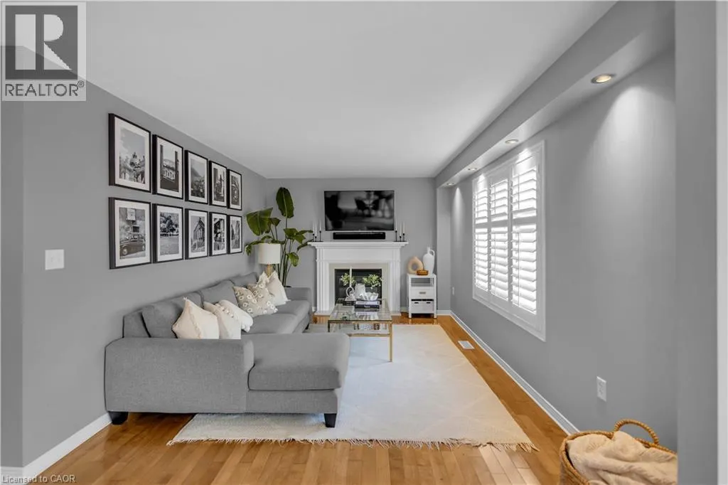 32 TOSSELL Avenue