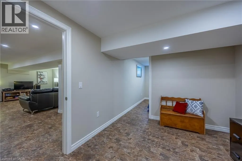 190 ARGYLE Street Unit# 32 #32
