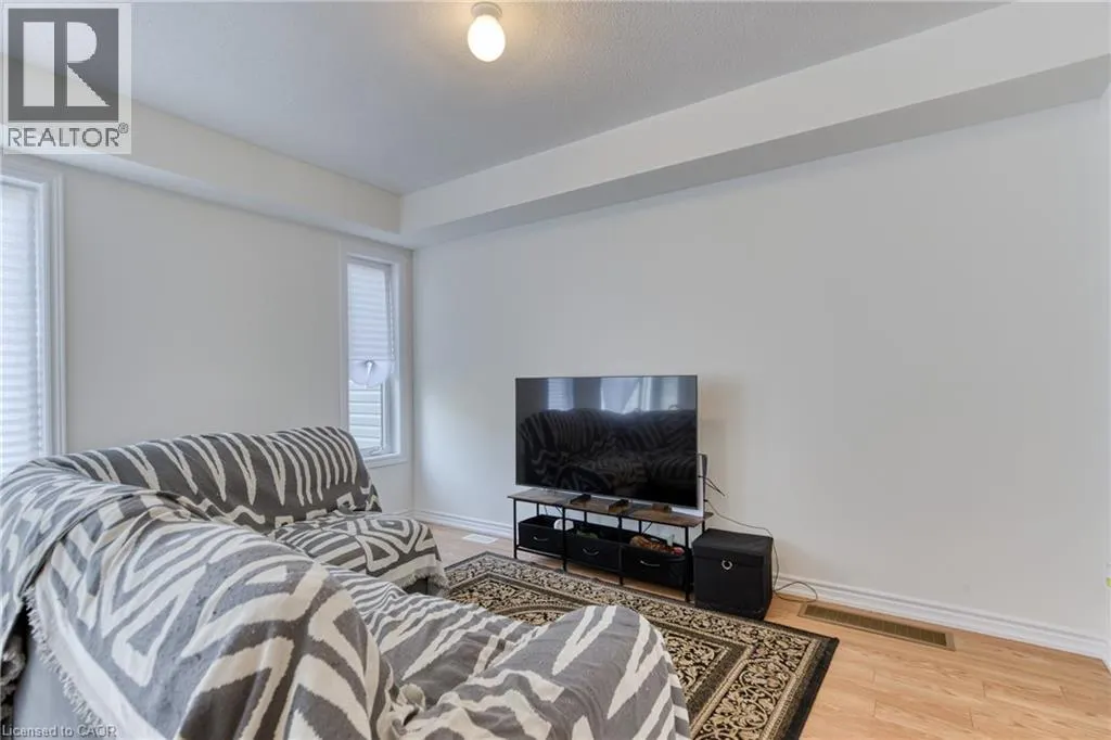 12 HYLTON Drive