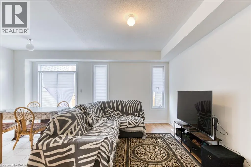 12 HYLTON Drive