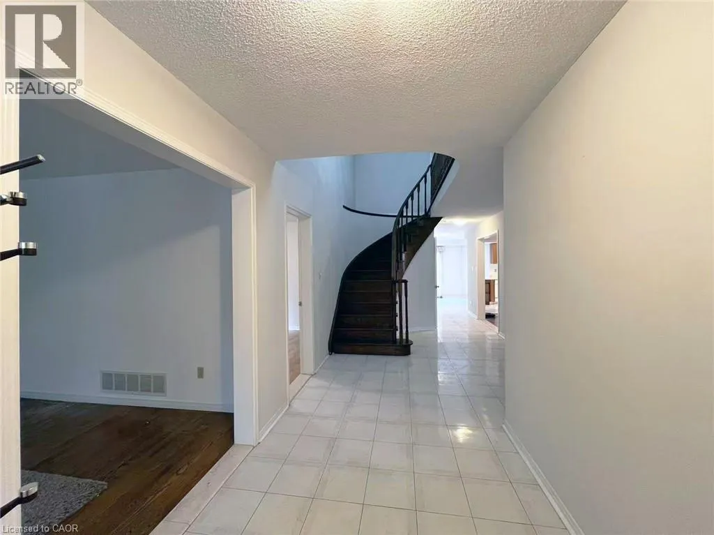 25 THORNTON Trail