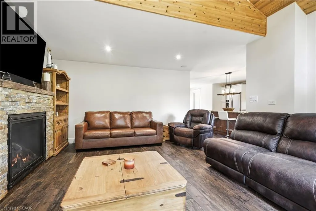 617 CHAPIN Parkway