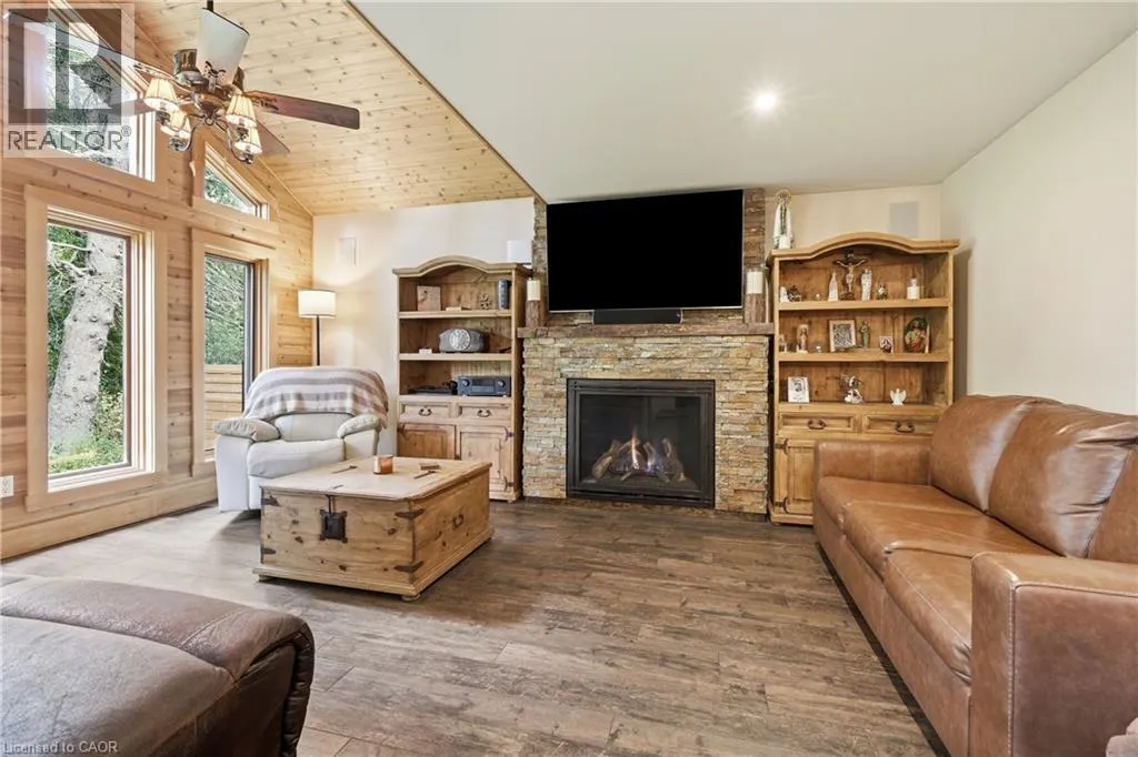 617 CHAPIN Parkway