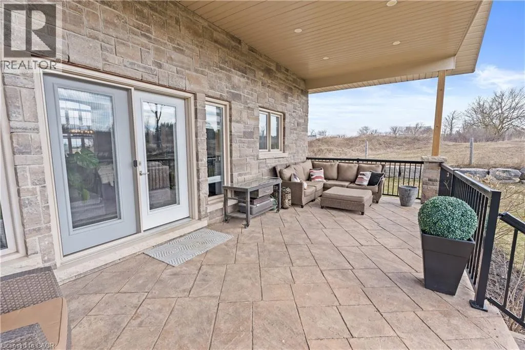 9677 TENTH Sideroad