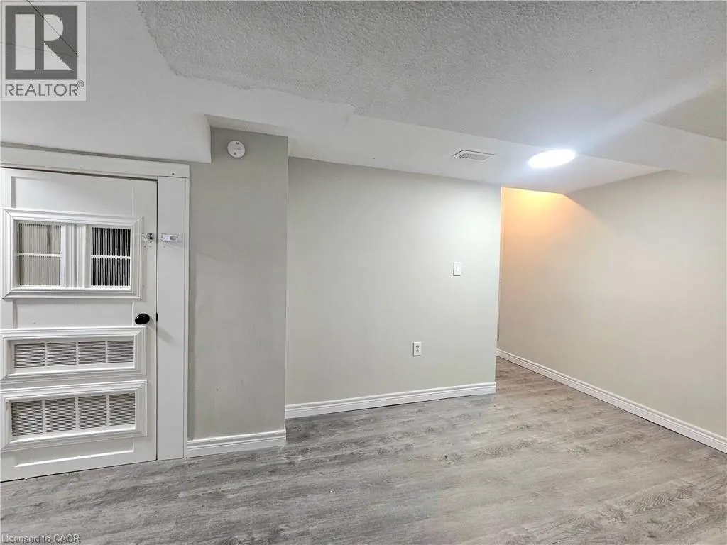92 COPPERFIELD Crescent