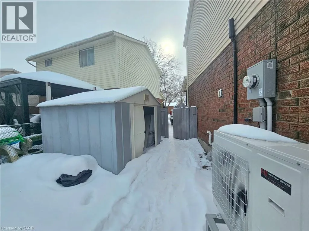 92 COPPERFIELD Crescent
