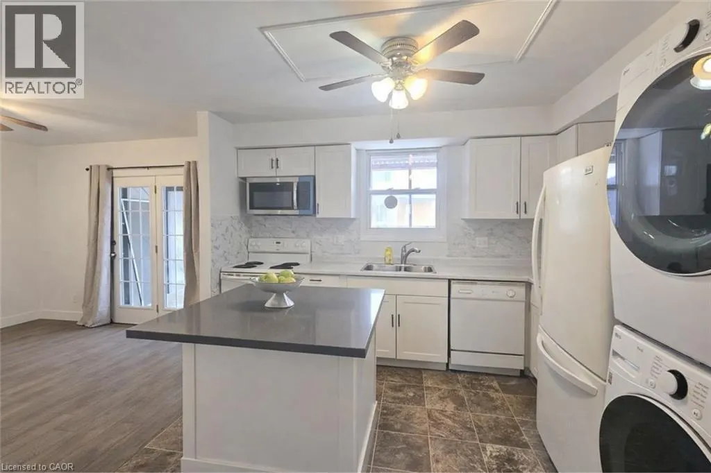 92 COPPERFIELD Crescent