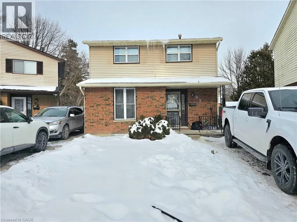 92 COPPERFIELD Crescent
