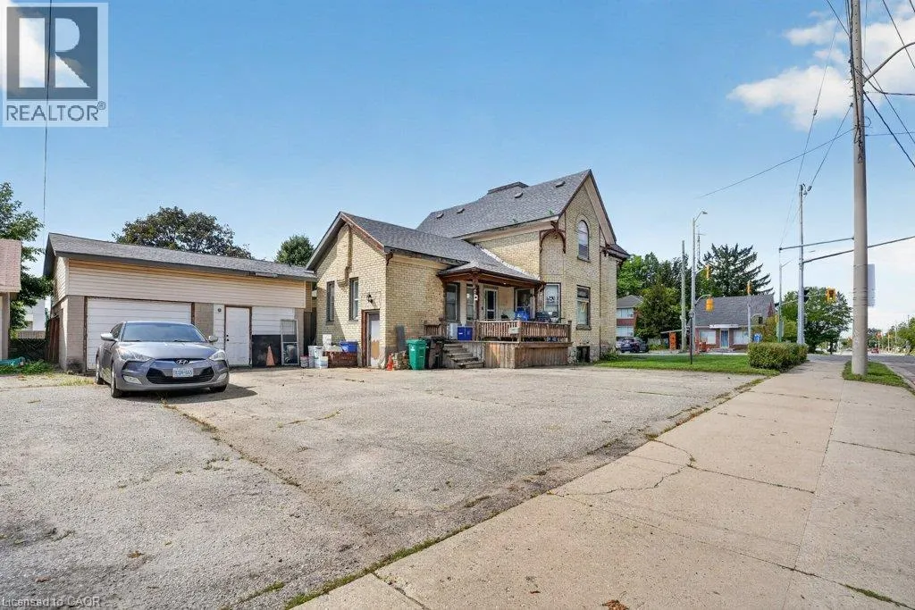 569 FREDERICK Street