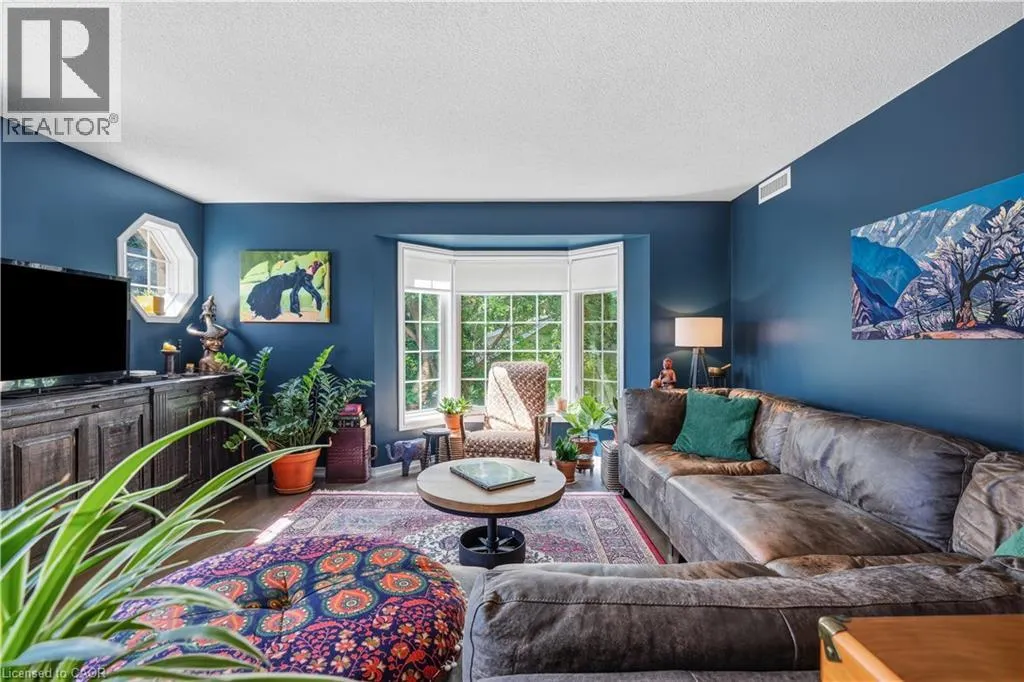 216A PLAINS Road W Unit# 302 #302