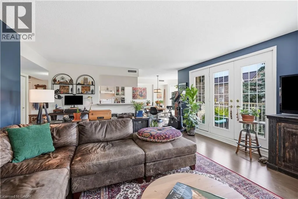 216A PLAINS Road W Unit# 302 #302
