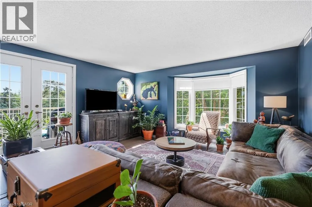 216A PLAINS Road W Unit# 302 #302