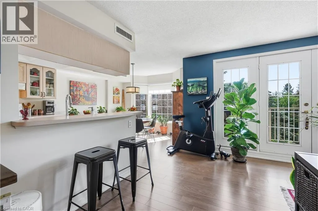 216A PLAINS Road W Unit# 302 #302