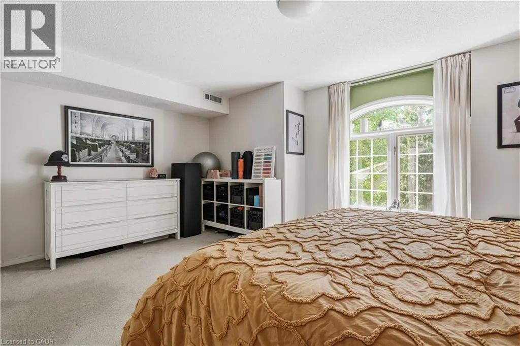 216A PLAINS Road W Unit# 302 #302