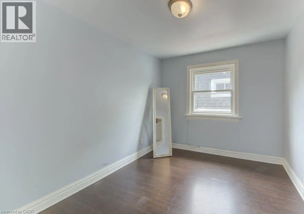 271 LONDON Road W