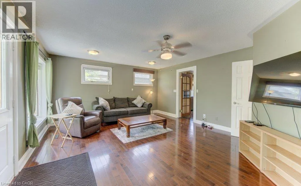 271 LONDON Road W