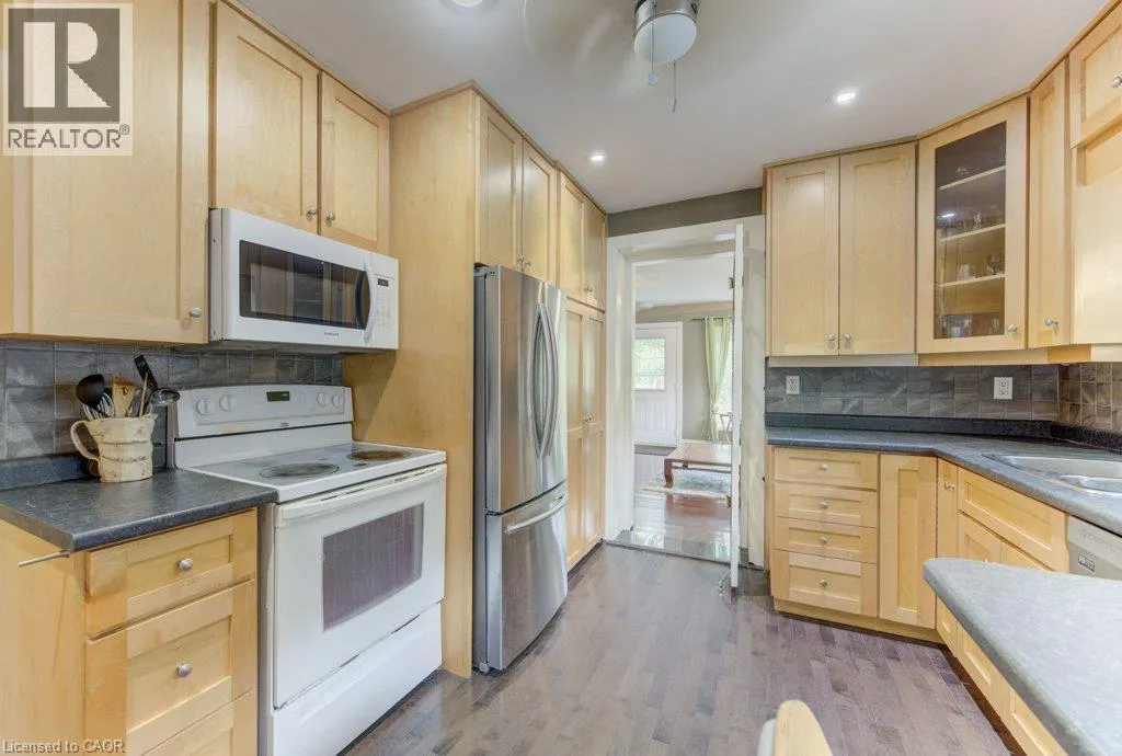 271 LONDON Road W