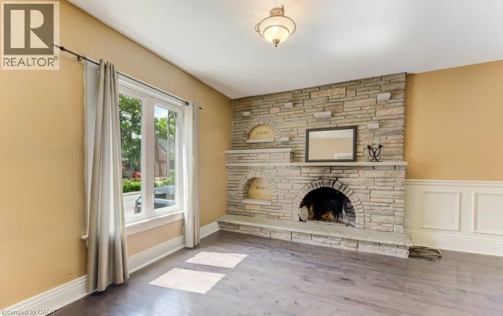271 LONDON Road W