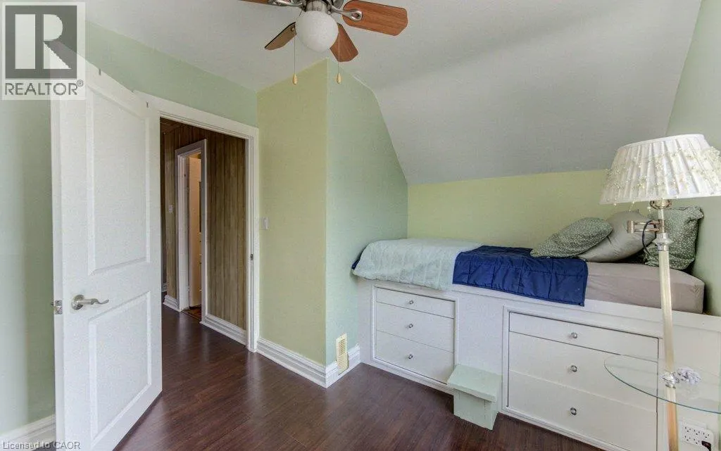 271 LONDON Road W