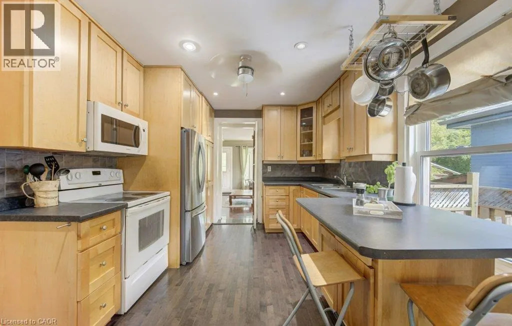 271 LONDON Road W