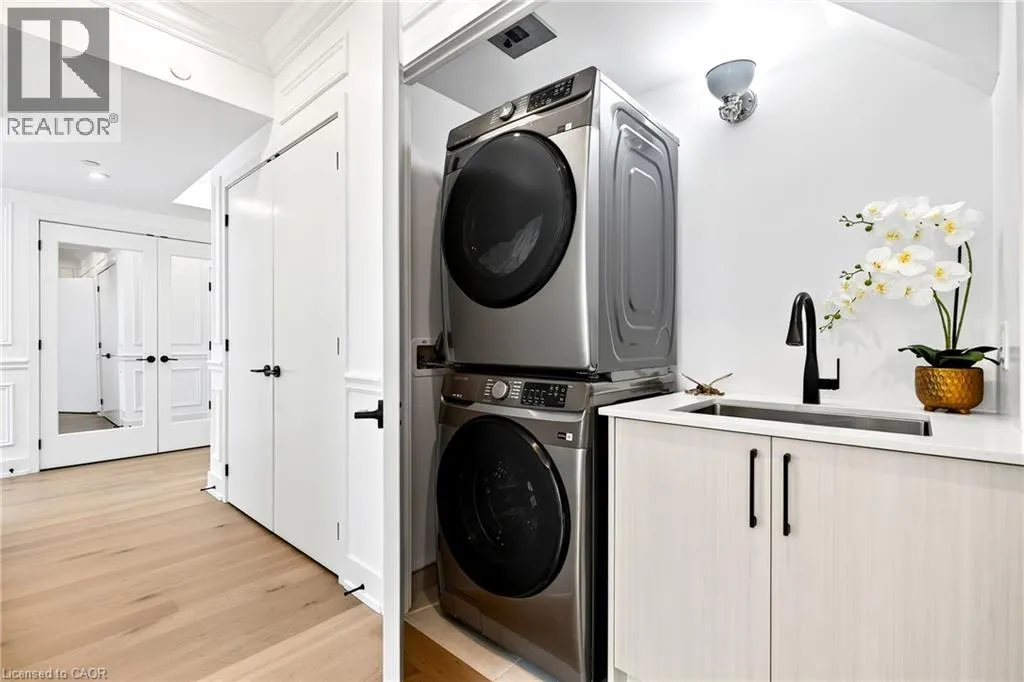 2450 OLD BRONTE Road Unit# 702 #702