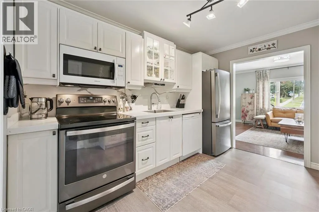 22 SLEEMAN Avenue