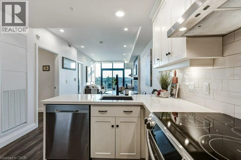 30 HAMILTON Street S Unit# 711 #711