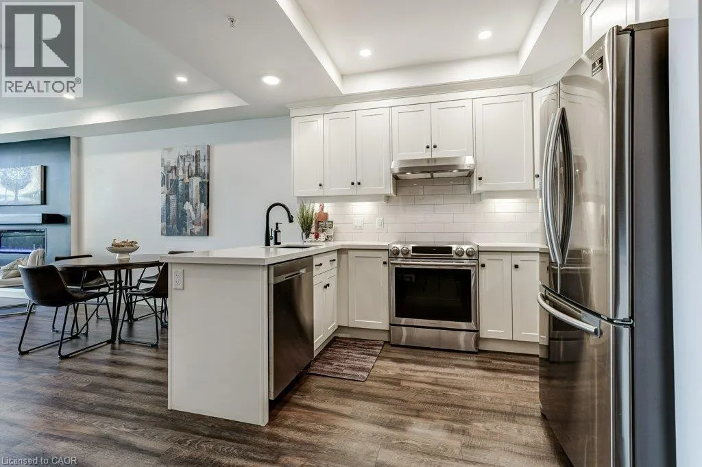 30 HAMILTON Street S Unit# 711 #711