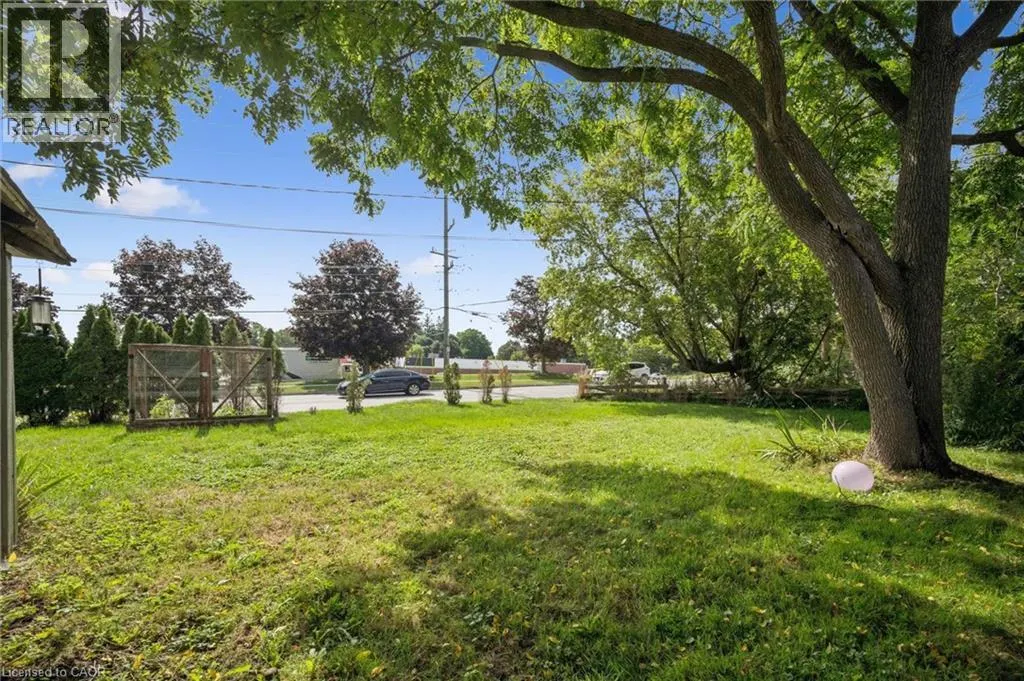 699 ST ANDREW Street W
