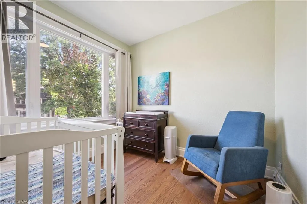 699 ST ANDREW Street W