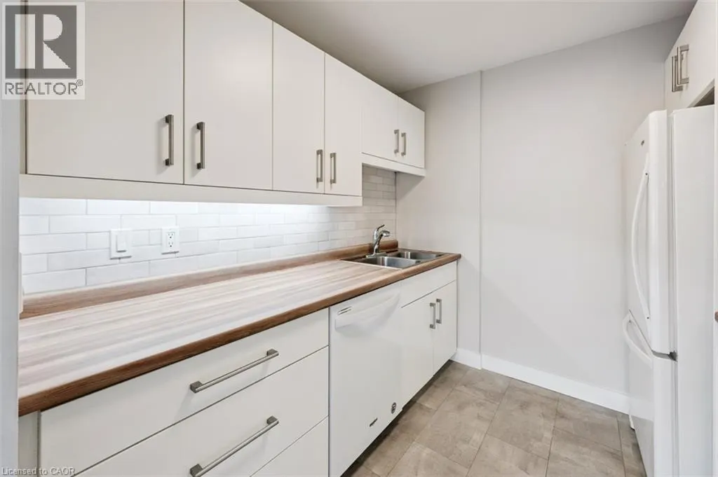 358 WATERLOO Avenue Unit# 902 #902
