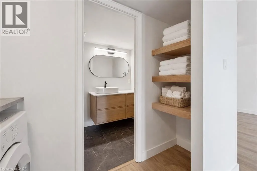 358 WATERLOO Avenue Unit# 902 #902