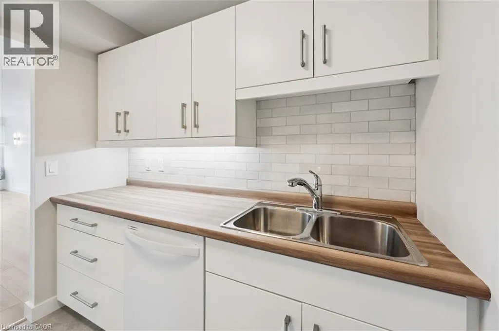 358 WATERLOO Avenue Unit# 902 #902