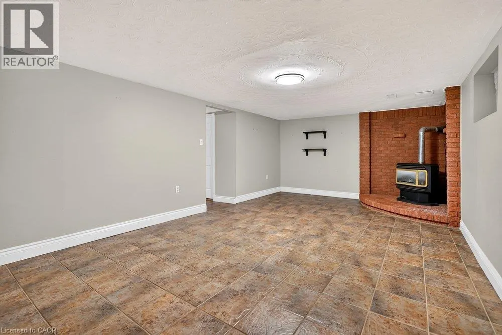 102 BIRCHLAWN Drive