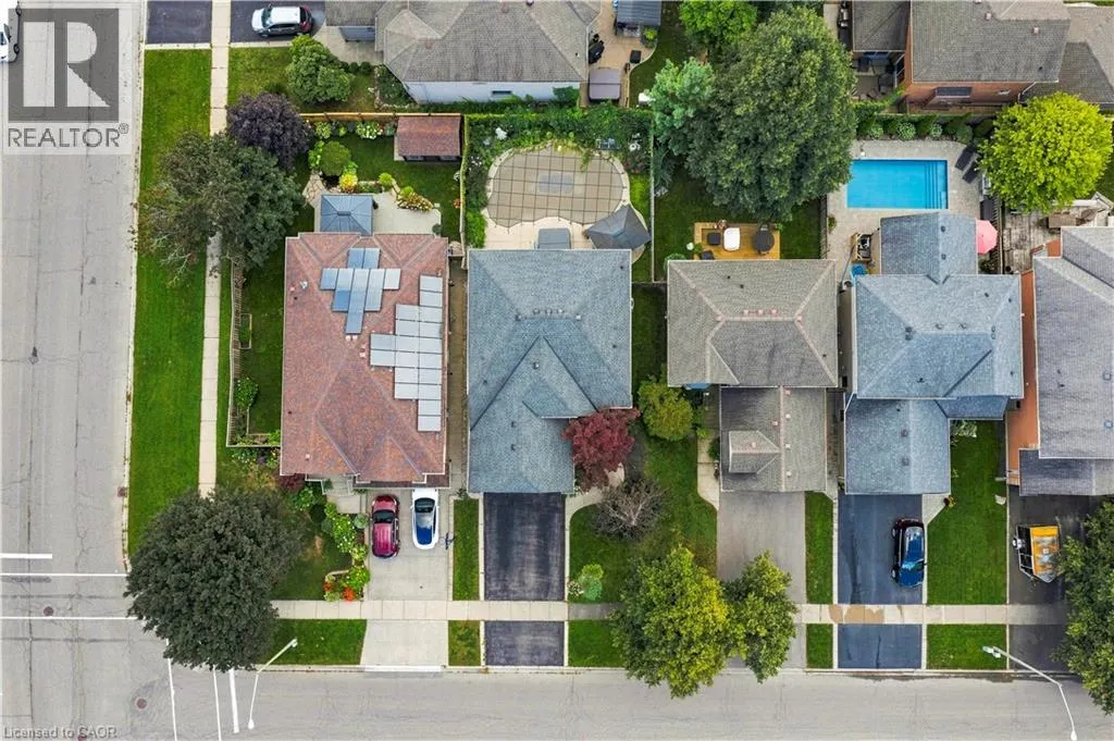 96 LAURENDALE Avenue