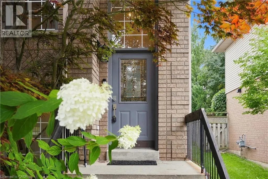 96 LAURENDALE Avenue