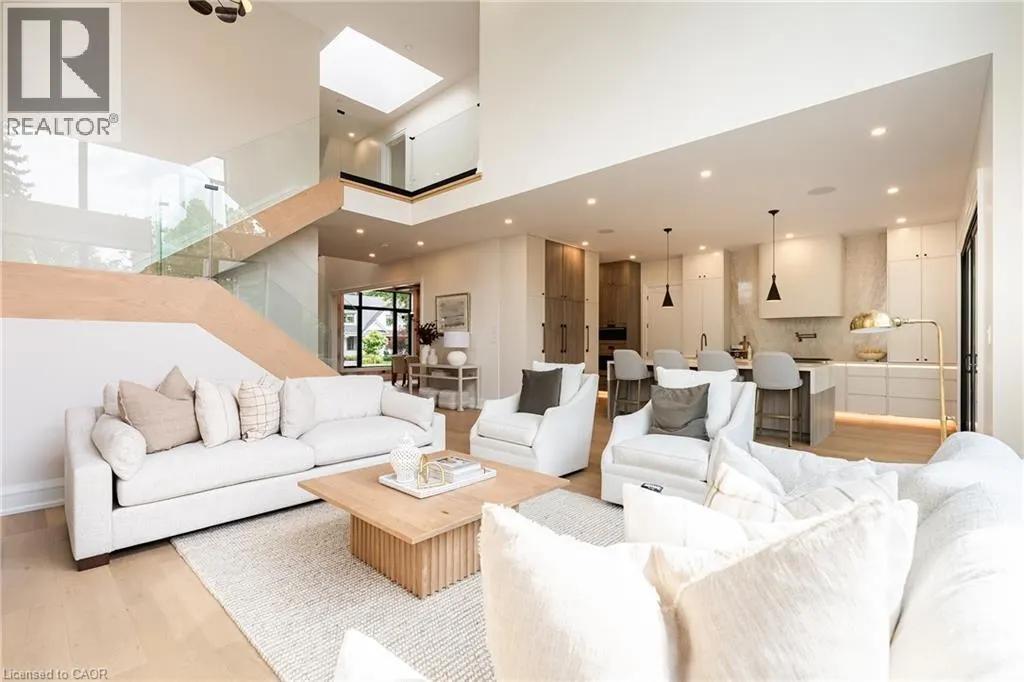 61 HIGHLAND Road